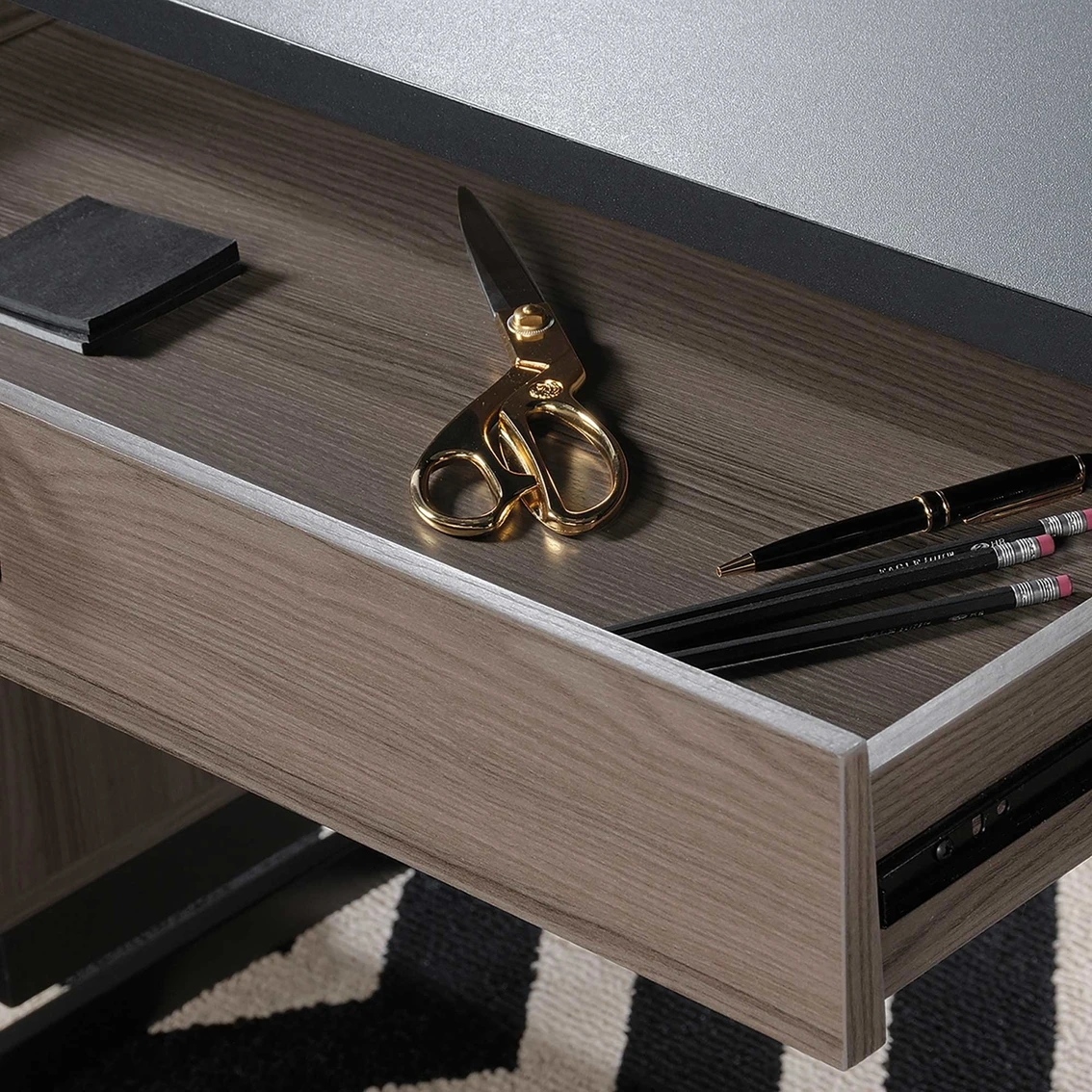 Budget ⭐ Sauder International Lux Executive Desk ???? 4 Budget ⭐ Sauder International Lux Executive Desk ???? - Image 4